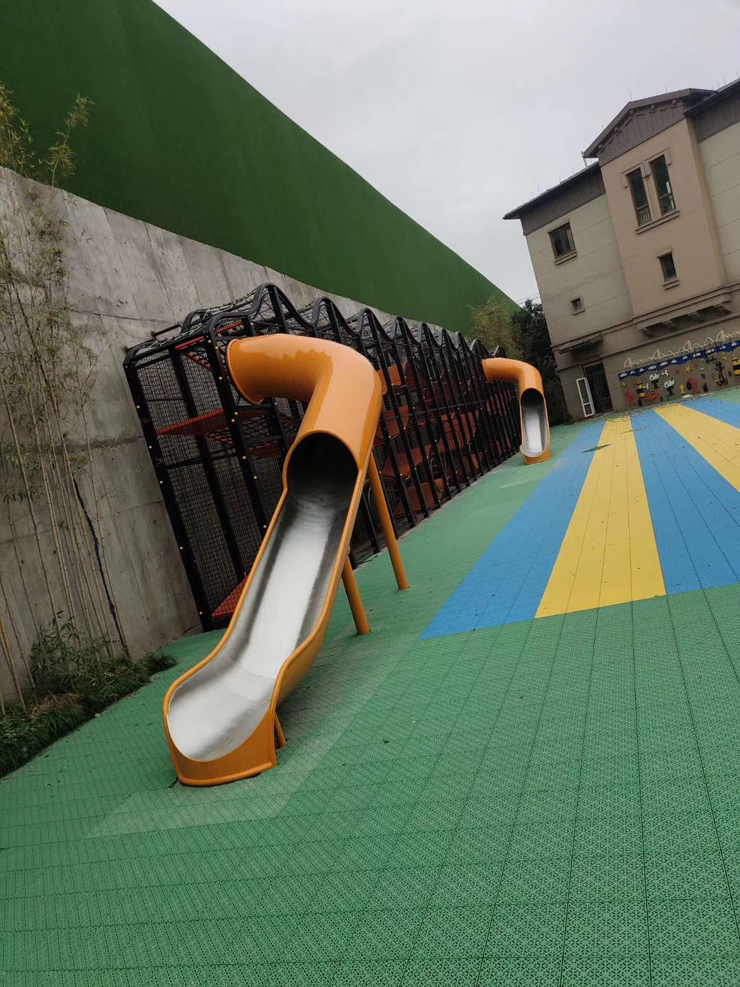 户外立体迷宫呼啦墙